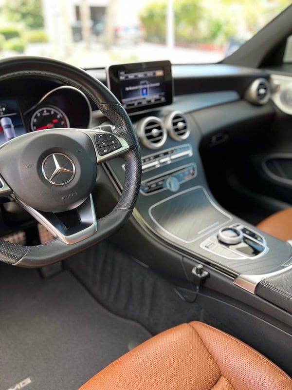 Mercedes interior with cognac leather seats and dashboard freshly conditioned